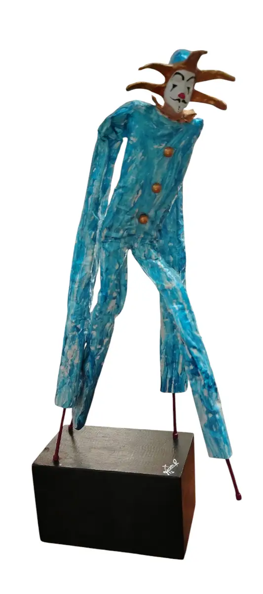 Payaso en Zancos por Víctor Quiros